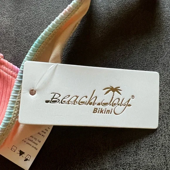 Beach joy bikini top size Medium NWT - Picture 3 of 3